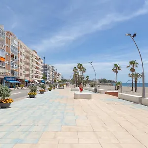  Сasa de vacaciones Enjoy At Our Fully Equipped 2br Town House, Beach- 1min